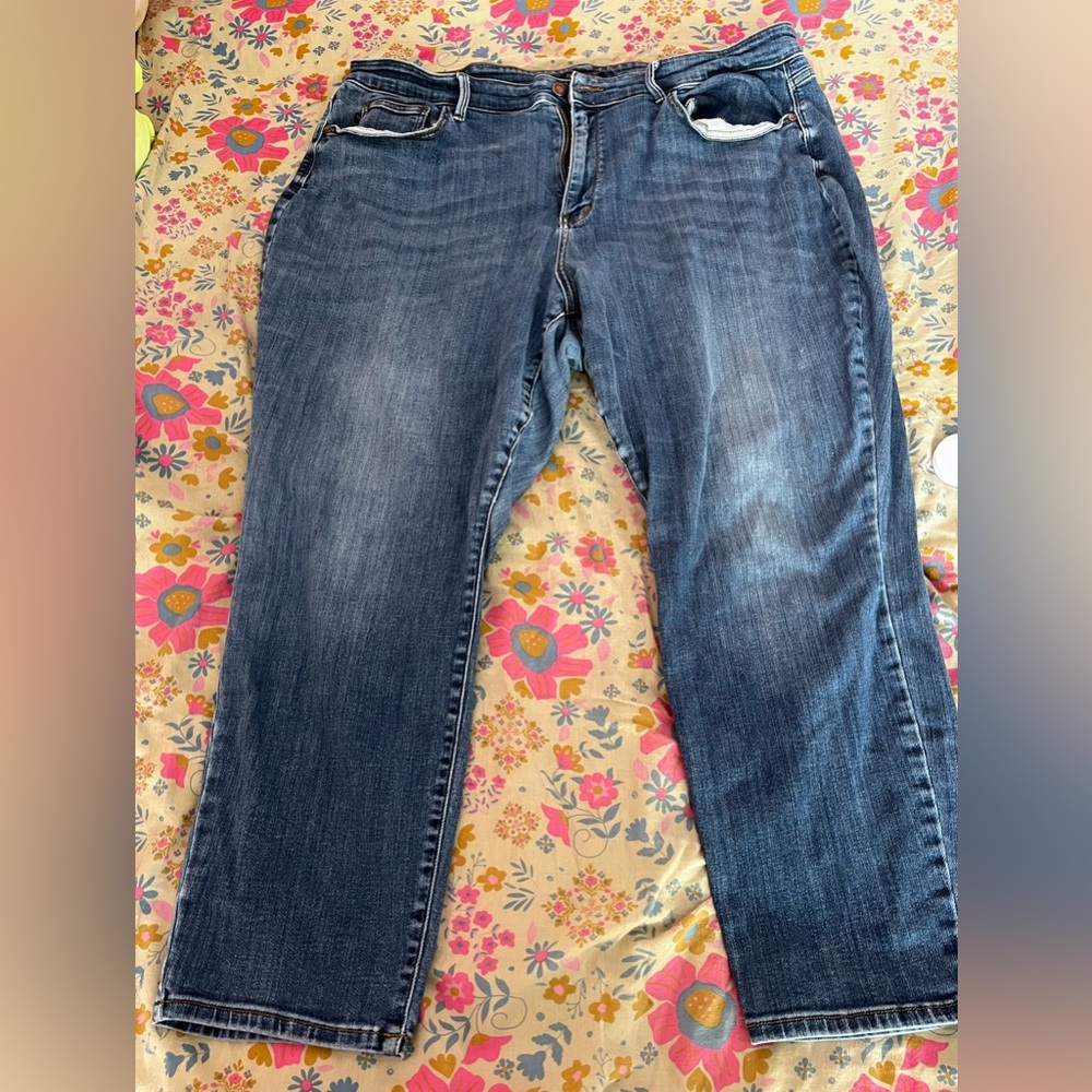 Judy Blue Medium Wash Slim Fit Straight Leg Jeans